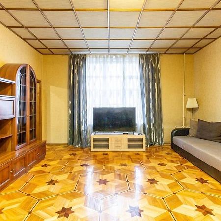 Apartments In The Center Of Minsk On Nezavisimosti 12 ภายนอก รูปภาพ