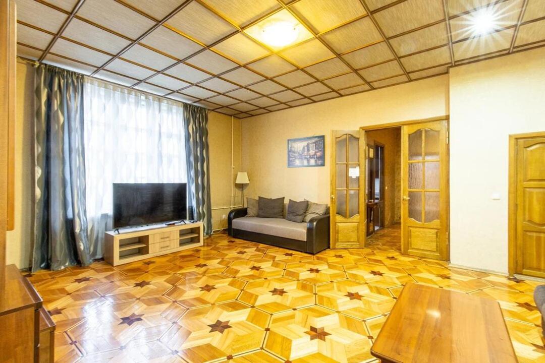 Apartments In The Center Of Minsk On Nezavisimosti 12 ภายนอก รูปภาพ