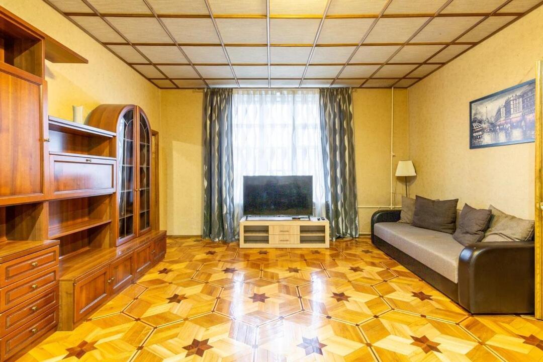 Apartments In The Center Of Minsk On Nezavisimosti 12 ภายนอก รูปภาพ